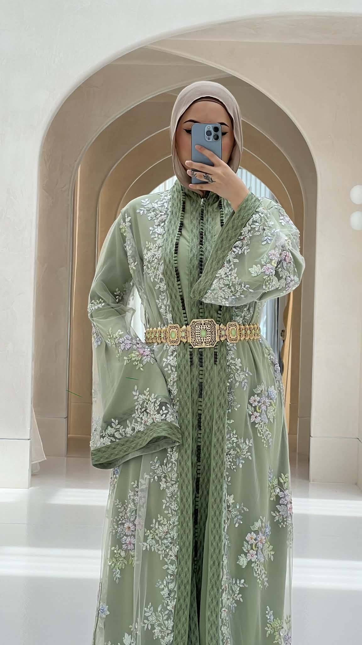 The É𝐭𝐨𝐢𝐥𝐞 𝐅𝐢𝐥𝐚𝐧𝐭𝐞 Kaftan