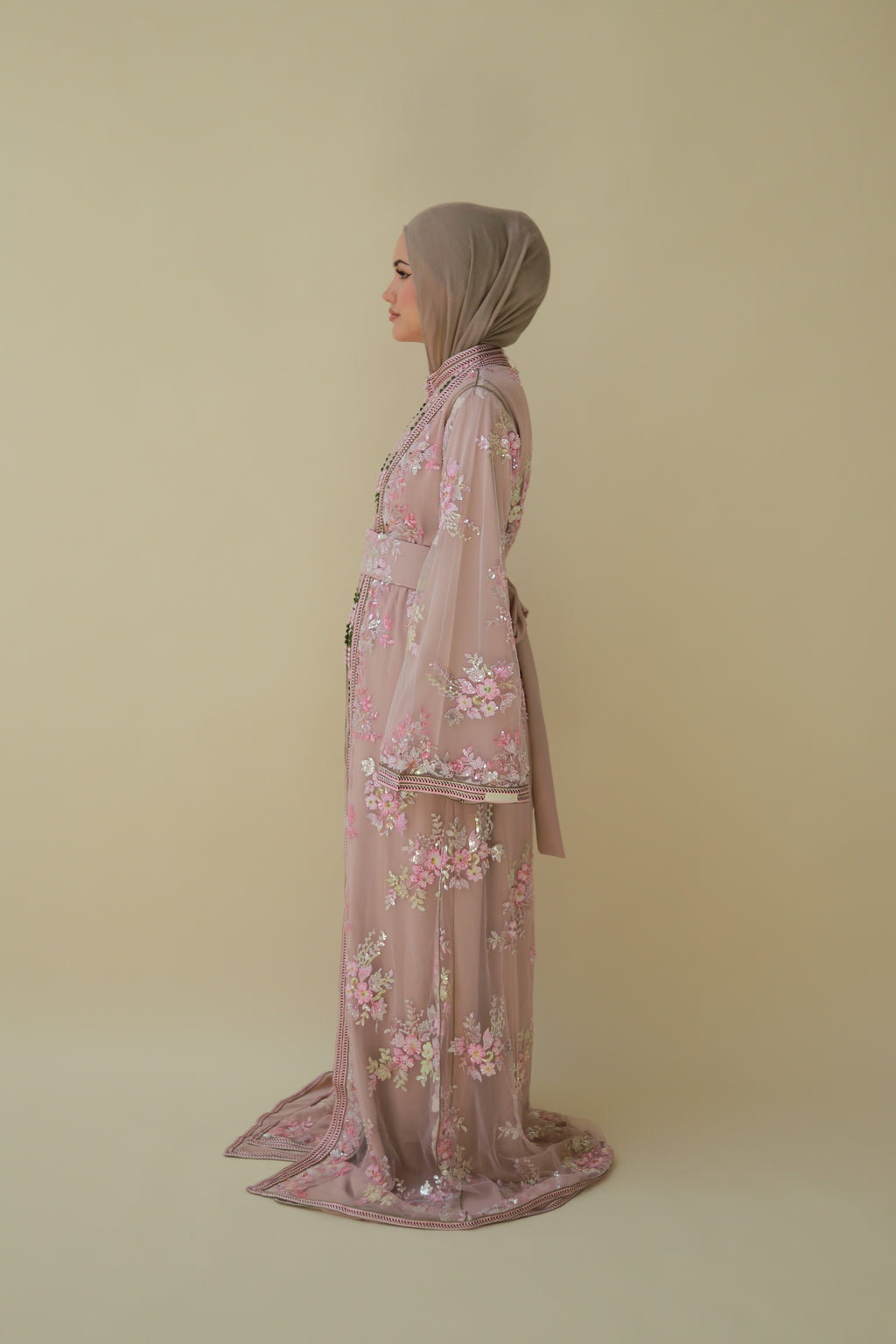 The É𝐭𝐨𝐢𝐥𝐞 𝐅𝐢𝐥𝐚𝐧𝐭𝐞 Kaftan