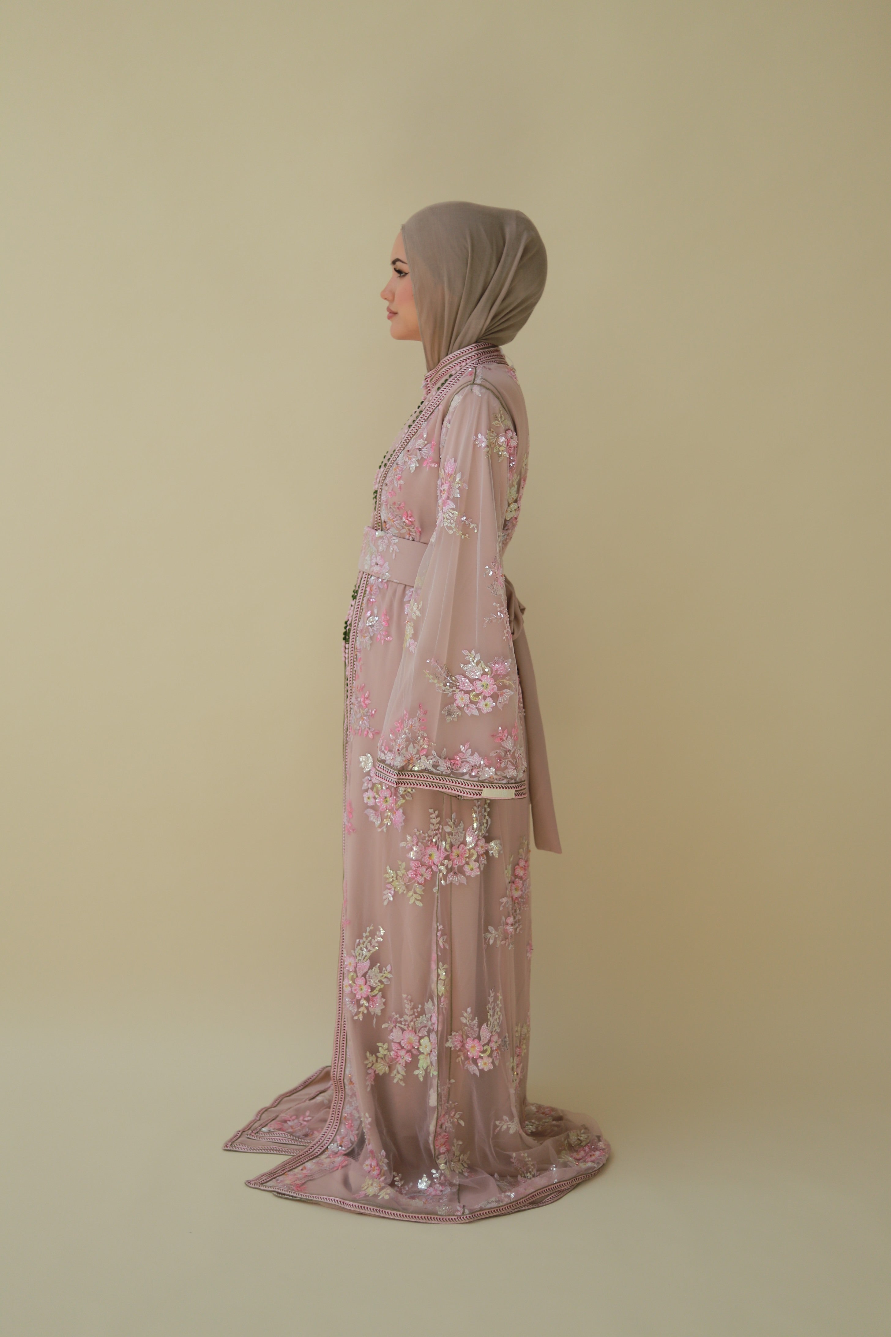 The É𝐭𝐨𝐢𝐥𝐞 𝐅𝐢𝐥𝐚𝐧𝐭𝐞 Kaftan